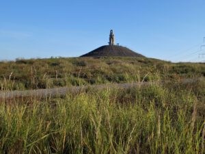 Die Halde Rheinelbe in Gelsenkirchen Ückendorf im November 2020