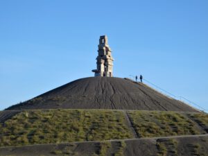 Die Halde Rheinelbe in Gelsenkirchen Ückendorf im November 2020