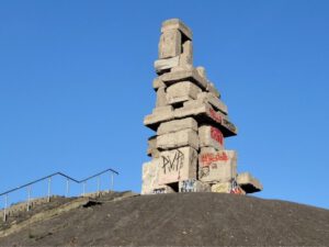 Die Halde Rheinelbe in Gelsenkirchen Ückendorf im November 2020