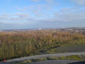 Die Halde Rheinelbe in Gelsenkirchen Ückendorf im November 2020