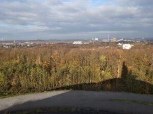 Die Halde Rheinelbe in Gelsenkirchen Ückendorf im November 2020