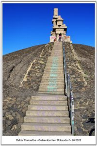 Die Halde Rheinelbe in Gelsenkirchen Ückendorf im Oktober 2022