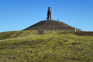 Die Halde Rheinelbe in Gelsenkirchen Ückendorf im Oktober 2022