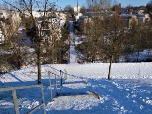 Winter auf der Halde Rungenberg in Gelsenkirchen Buer im Februar 2021