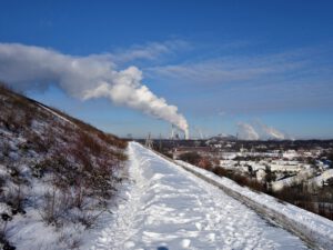 Winter auf der Halde Rungenberg in Gelsenkirchen Buer im Februar 2021
