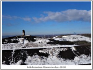 Winter auf der Halde Rungenberg in Gelsenkirchen Buer im Februar 2021