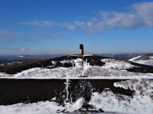 Winter auf der Halde Rungenberg in Gelsenkirchen Buer im Februar 2021