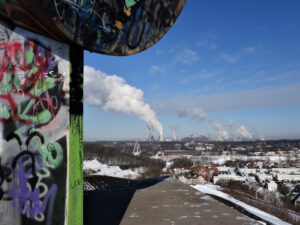 Winter auf der Halde Rungenberg in Gelsenkirchen Buer im Februar 2021