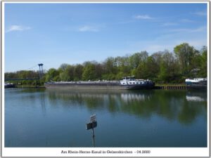 Der Rhein-Herne-Kanal bei Gelsenkirchen im April 2020