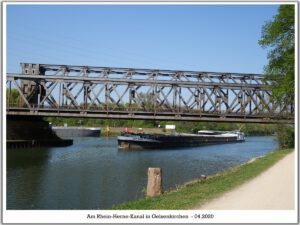 Der Rhein-Herne-Kanal bei Gelsenkirchen im April 2020