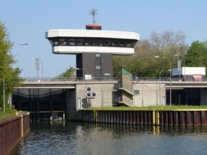 Der Rhein-Herne-Kanal bei Gelsenkirchen im April 2020