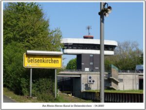 Der Rhein-Herne-Kanal bei Gelsenkirchen im April 2020