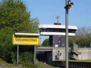 Der Rhein-Herne-Kanal bei Gelsenkirchen im April 2020