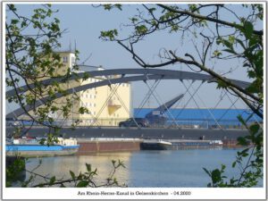 Der Rhein-Herne-Kanal bei Gelsenkirchen im April 2020