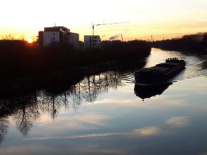 Der Rhein-Herne-Kanal bei Gelsenkirchen im Januar 2020