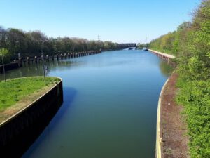 Der Rhein-Herne-Kanal bei Gelsenkirchen im April 2019