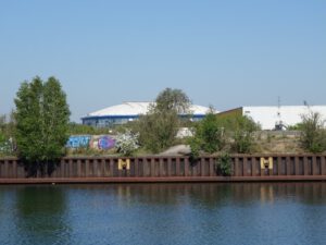 Der Rhein-Herne-Kanal bei Gelsenkirchen im April 2020