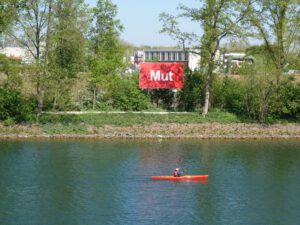 Der Rhein-Herne-Kanal bei Gelsenkirchen im April 2020