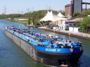 Der Rhein-Herne-Kanal bei Gelsenkirchen im April 2019