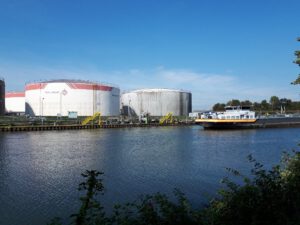 Der Rhein-Herne-Kanal bei Gelsenkirchen im September 2020