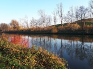 Der Rhein-Herne-Kanal bei Gelsenkirchen im November 2020