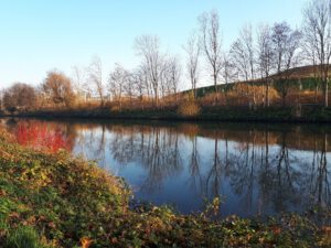 Der Rhein-Herne-Kanal bei Gelsenkirchen im November 2020