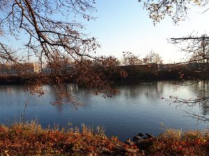 Der Rhein-Herne-Kanal bei Gelsenkirchen im November 2020