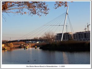 Der Rhein-Herne-Kanal bei Gelsenkirchen im November 2020