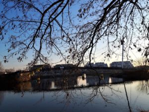 Der Rhein-Herne-Kanal bei Gelsenkirchen im November 2020