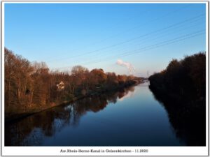Der Rhein-Herne-Kanal bei Gelsenkirchen im November 2020