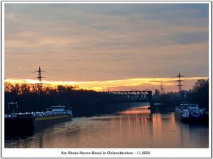 Der Rhein-Herne-Kanal bei Gelsenkirchen im November 2020