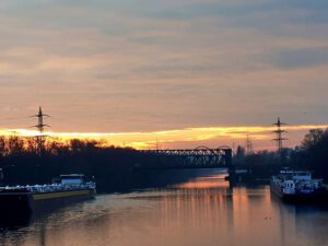 Der Rhein-Herne-Kanal bei Gelsenkirchen im November 2020