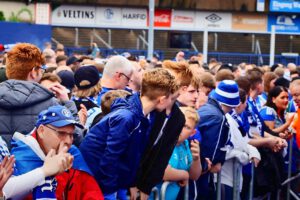 Schalke 04 ist aufgestiegen. Feier an der Veltins Arena im Mail 2022