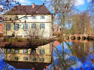 Wasserschloss Lüttinghof in Gelsenkirchen Hassel im März 2021